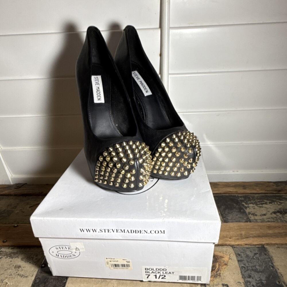 Steve Madden Studded Leather Stiletto Pumps Slip On Black Closed Toe 7.5M